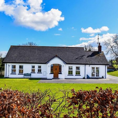 The Heights & Hollows Farmhouse, Saul, Downpatrick, Sleeps 14 Экстерьер фото