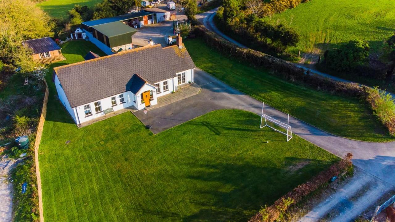 The Heights & Hollows Farmhouse, Saul, Downpatrick, Sleeps 14 Экстерьер фото