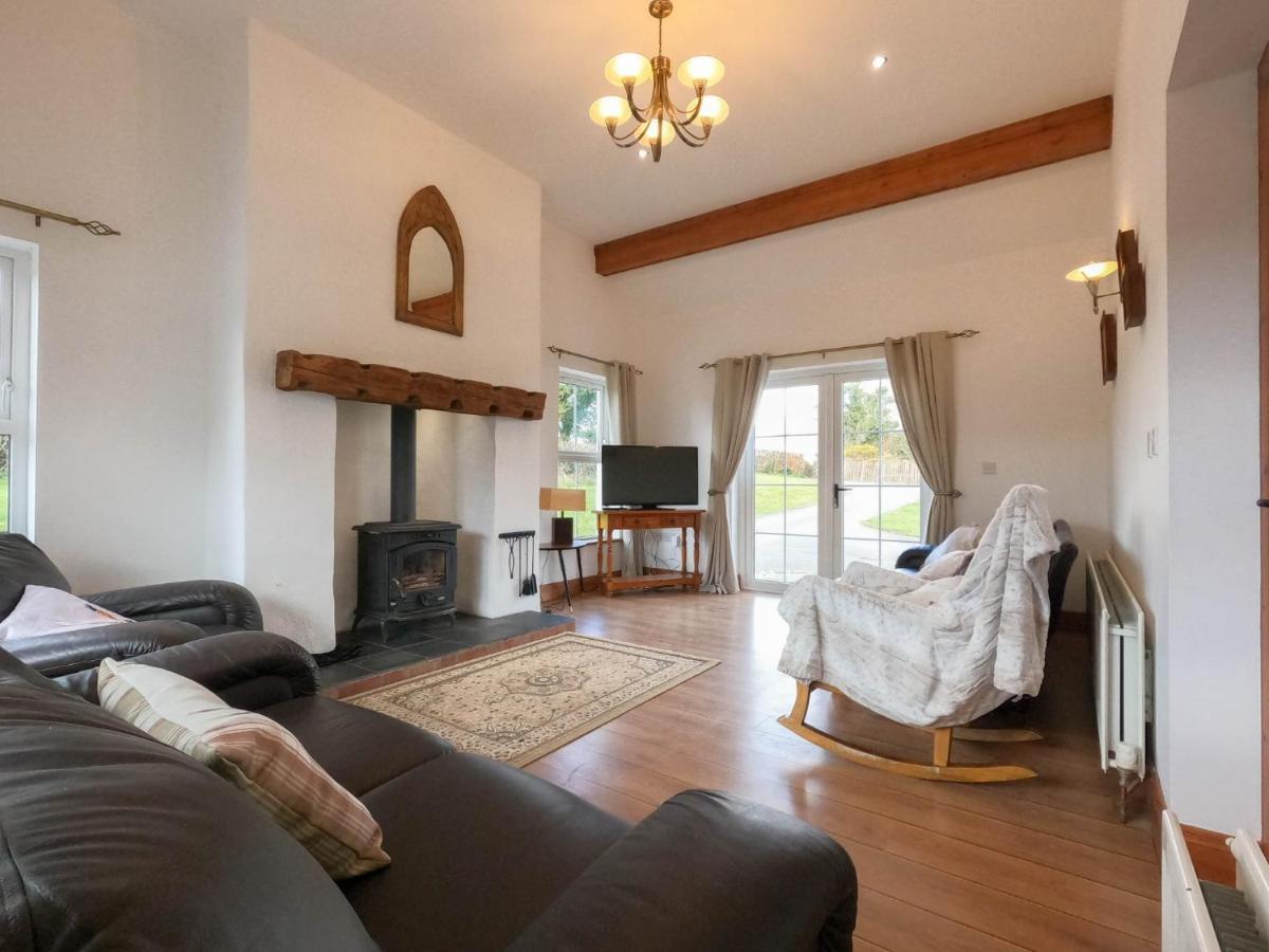 The Heights & Hollows Farmhouse, Saul, Downpatrick, Sleeps 14 Экстерьер фото