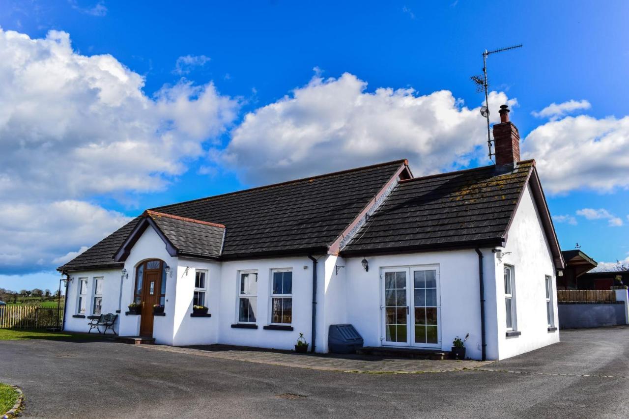 The Heights & Hollows Farmhouse, Saul, Downpatrick, Sleeps 14 Экстерьер фото