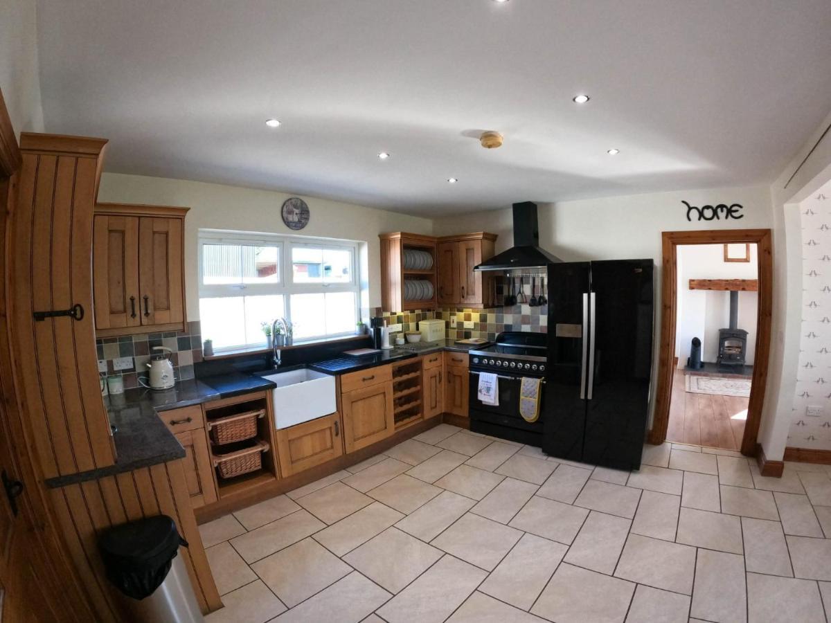 The Heights & Hollows Farmhouse, Saul, Downpatrick, Sleeps 14 Экстерьер фото
