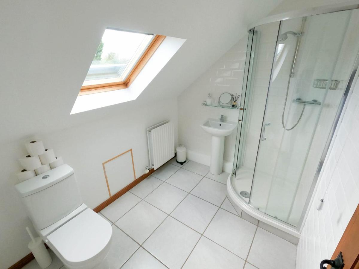 The Heights & Hollows Farmhouse, Saul, Downpatrick, Sleeps 14 Экстерьер фото