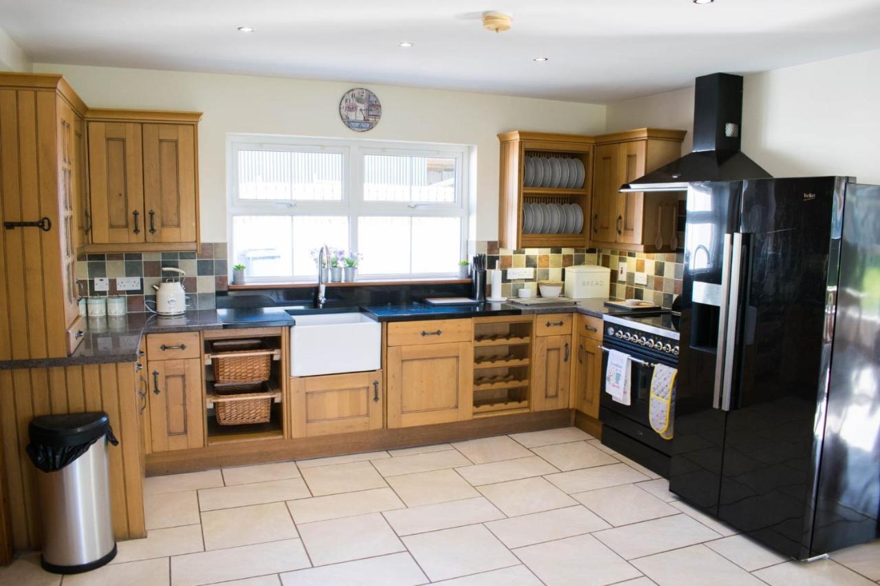 The Heights & Hollows Farmhouse, Saul, Downpatrick, Sleeps 14 Экстерьер фото