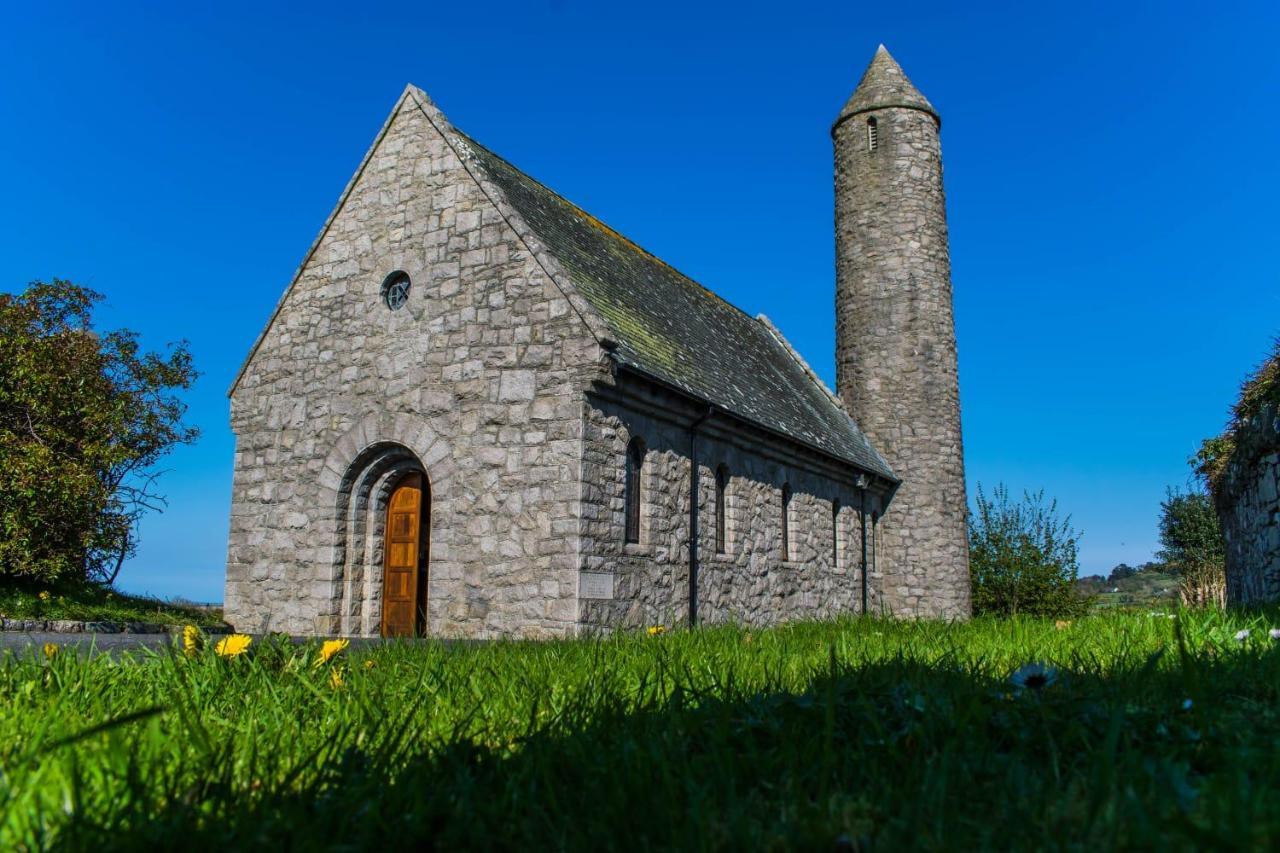 The Heights & Hollows Farmhouse, Saul, Downpatrick, Sleeps 14 Экстерьер фото
