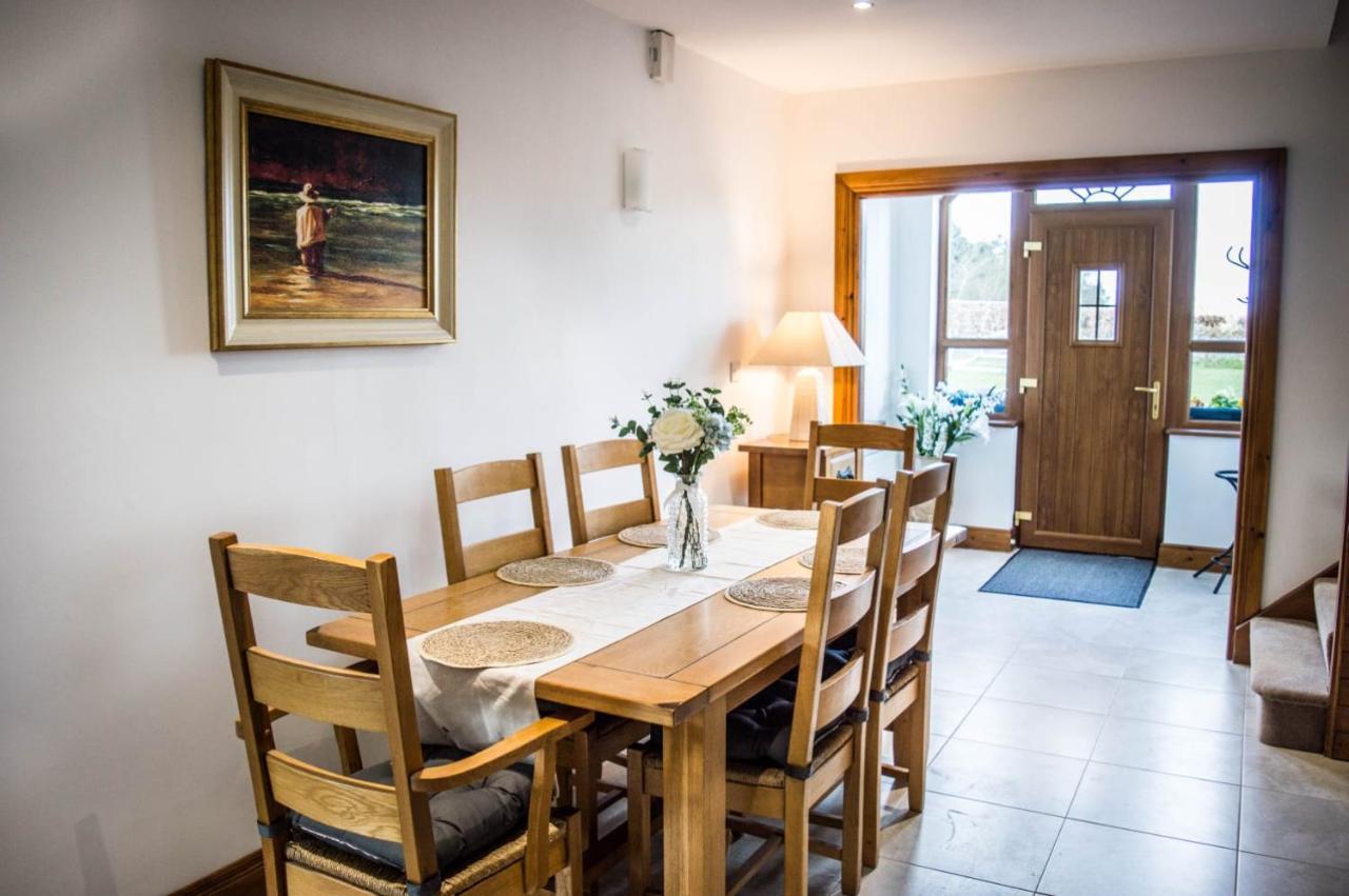 The Heights & Hollows Farmhouse, Saul, Downpatrick, Sleeps 14 Экстерьер фото
