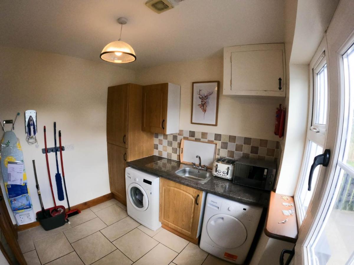 The Heights & Hollows Farmhouse, Saul, Downpatrick, Sleeps 14 Экстерьер фото